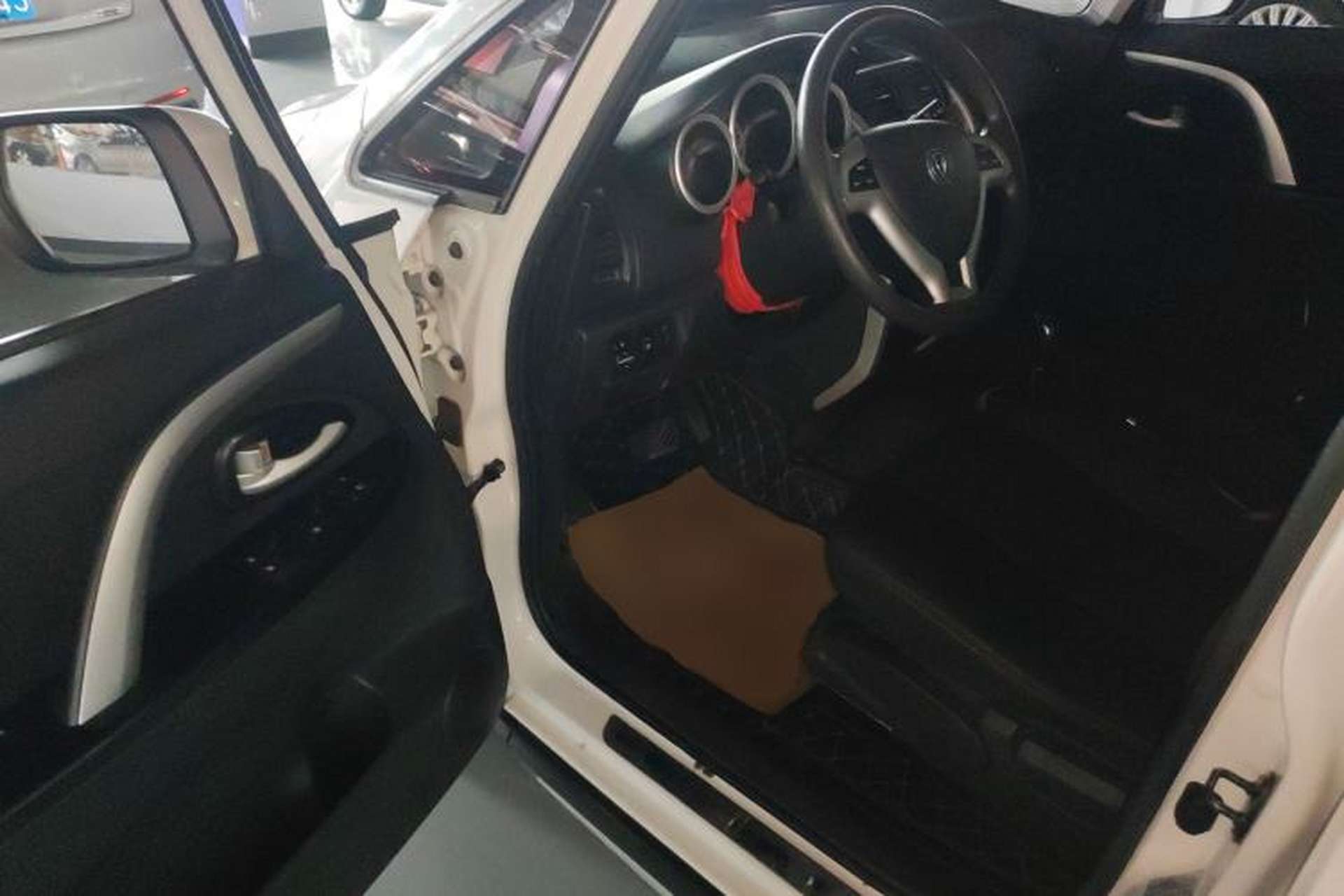 Used CHANGAN CX20 2014 1.4L IMT Sunroof Navigation Version China IV Standard Driver Seat
