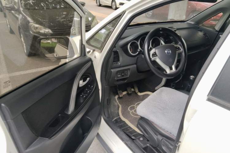 Used CHANGAN CX20 2014 1.4L Manual Sport Version China IV Standard Driver Seat