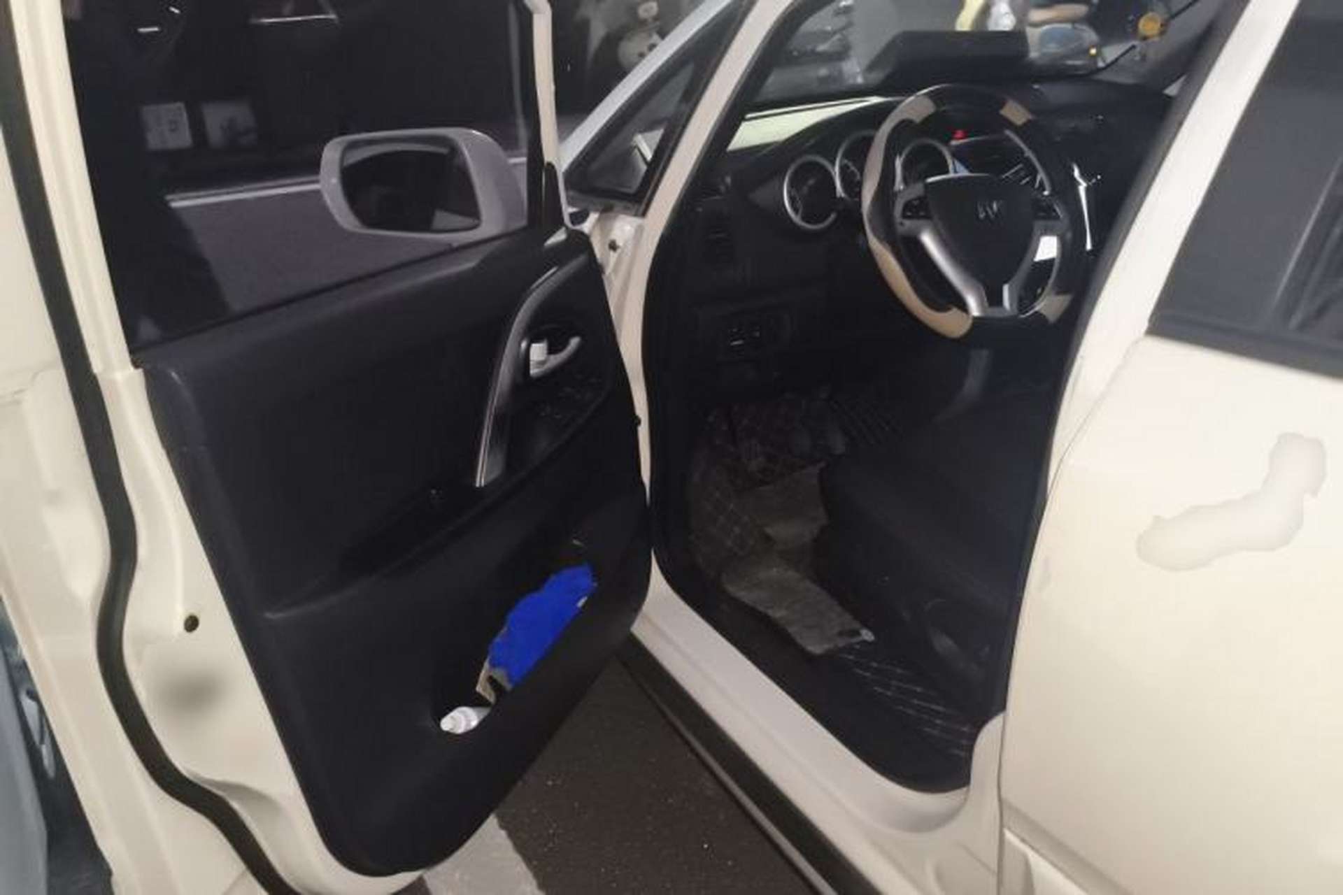 Used CHANGAN CX20 2014 1.4L Manual Sport Version China IV Standard Driver Seat