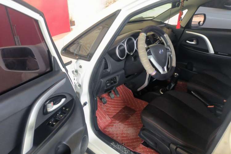 Used CHANGAN CX20 2014 1.4L Manual Sport Version China IV Standard Driver Seat