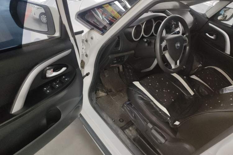 Used CHANGAN CX20 2014 1.4L Manual Sport Edition China V Standard Driver Seat