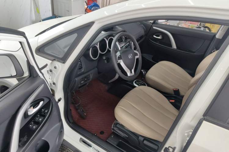 Used CHANGAN CX20 2014 1.4L IMT Sunroof Navigation Version China IV Standard Driver Seat