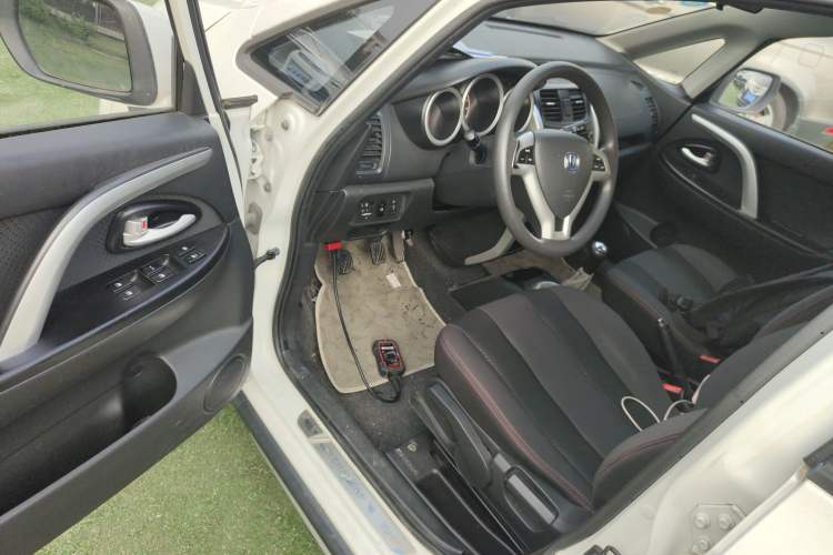 Used CHANGAN CX20 2014 1.4L Manual Sunroof Navigation Version China V Standard Driver Seat