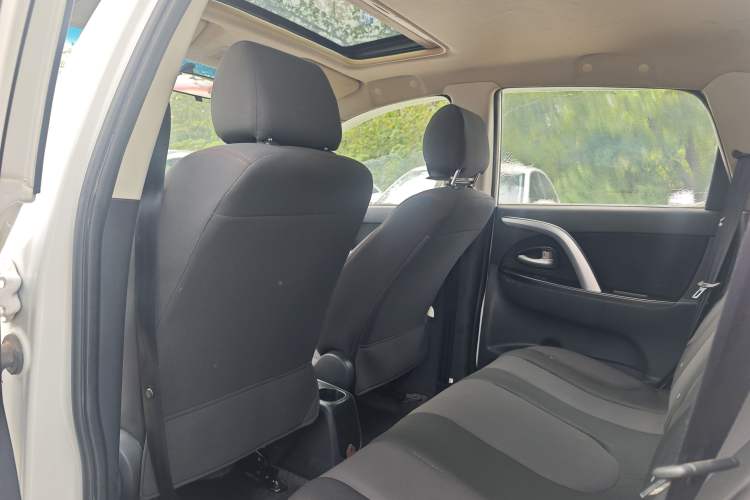Used CHANGAN CX20 2014 1.4L IMT Sunroof Navigation Version China V Standard Engine Bay