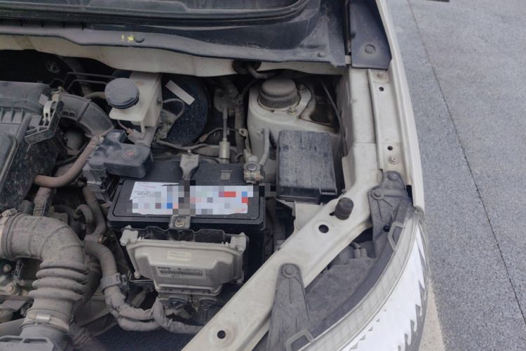 Used CHANGAN CX20 2014 1.4L Manual Sunroof Navigation Version – China IV Standard Engine Bay Left