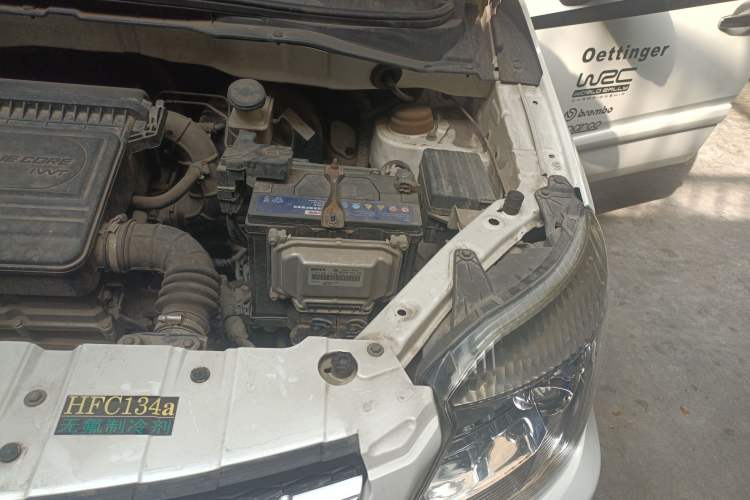 Used CHANGAN CX20 2014 1.4L IMT Sunroof Navigation Version China IV Standard Engine Bay Left