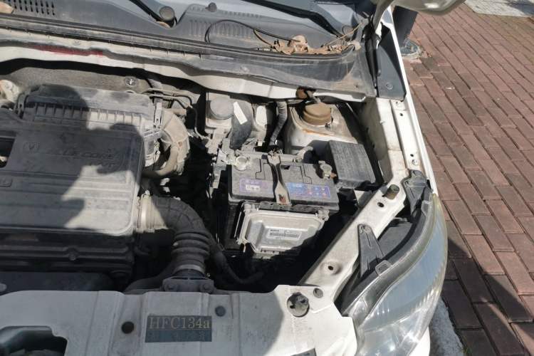Used CHANGAN CX20 2014 1.4L IMT Sunroof Navigation Version China IV Standard Engine Bay Left