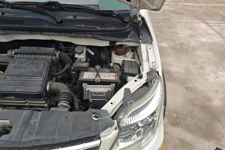 Used CHANGAN CX20 2014 1.4L Manual Sunroof Navigation Version – China IV Standard Engine Bay Left