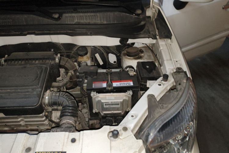 Used CHANGAN CX20 2014 1.4L IMT Sunroof Navigation Version China IV Standard Engine Bay Left