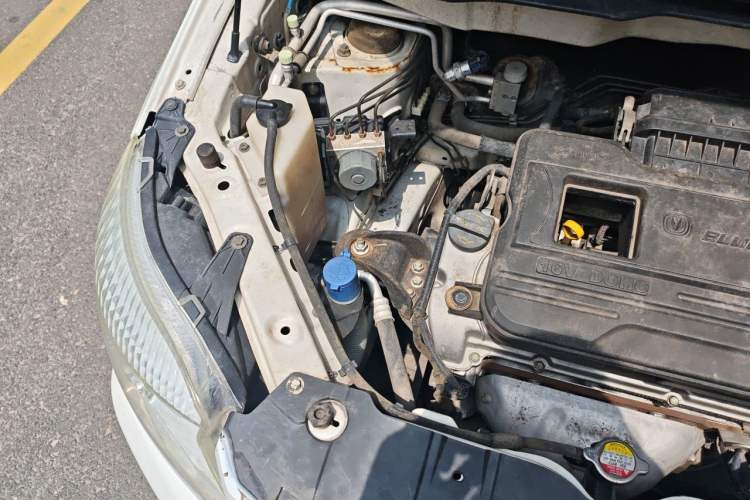 Used CHANGAN CX20 2014 1.4L Manual Sport Version China IV Standard Engine Bay Right