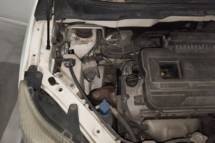 Used CHANGAN CX20 2014 1.4L IMT Sunroof Navigation Version China IV Standard Engine Bay Right