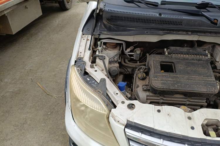 Used CHANGAN CX20 2014 1.4L IMT Sunroof Navigation Version China IV Standard Engine Bay Right