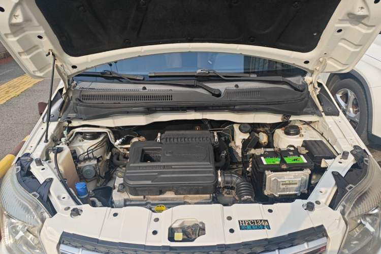 Used CHANGAN CX20 2014 1.4L IMT Sunroof Navigation Version China V Standard Engine Bay