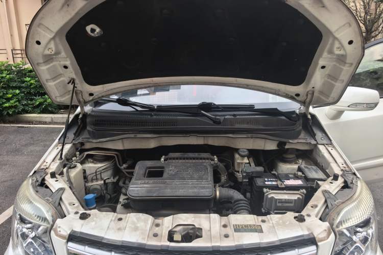 Used CHANGAN CX20 2014 1.4L Manual Sunroof Navigation Version – China IV Standard Engine Bay
