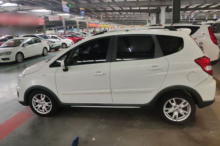 Used CHANGAN CX20 2014 1.4L Manual Sport Edition China V Standard Exterior 3