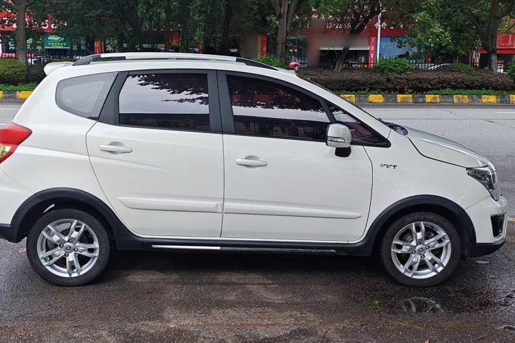 Used CHANGAN CX20 2014 1.4L IMT Sunroof Navigation Version China V Standard Exterior 3
