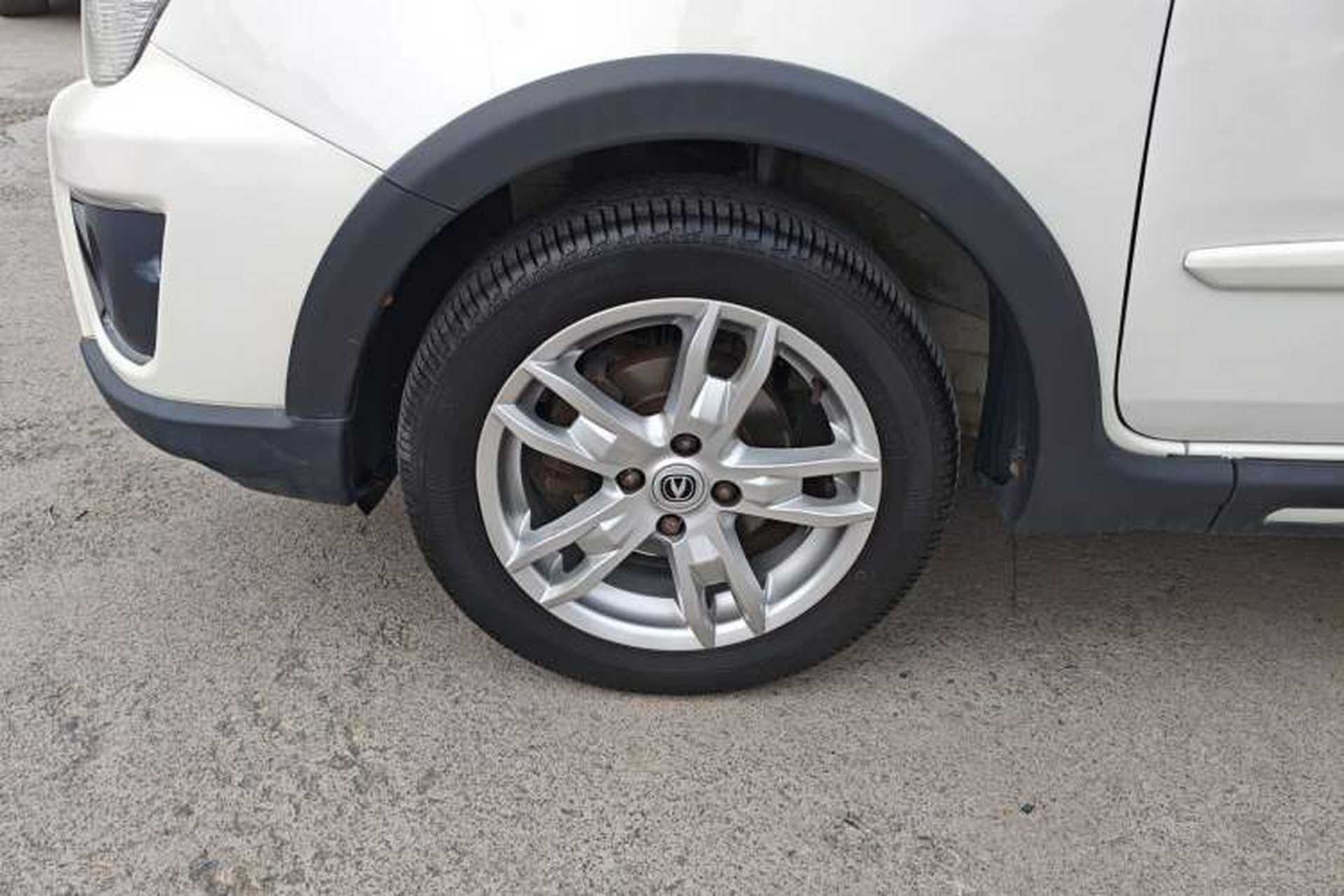 Used CHANGAN CX20 2014 1.4L Manual Sport Edition China V Standard Exterior 4