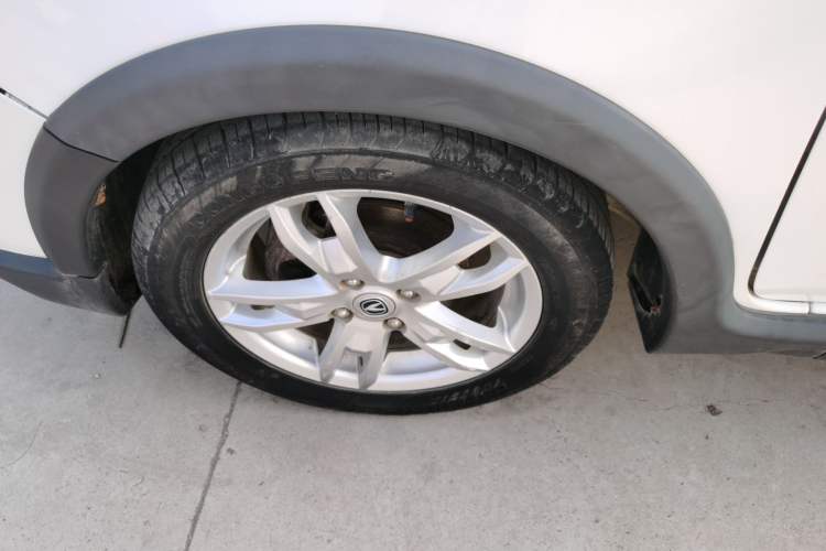 Used CHANGAN CX20 2014 1.4L Manual Sport Edition China V Standard Exterior 4