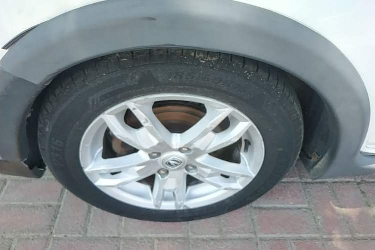 Used CHANGAN CX20 2014 1.4L Manual Sport Edition China V Standard Exterior 4