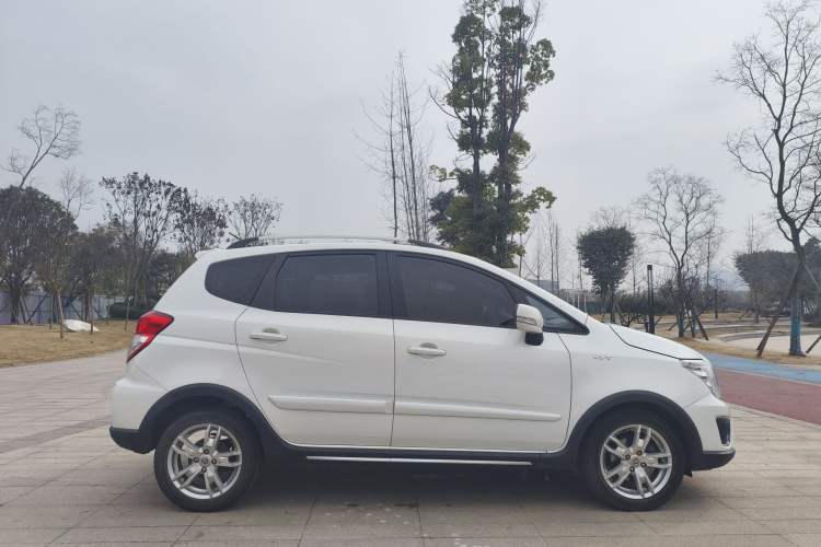 Used CHANGAN CX20 2014 1.4L Manual Sport Edition China V Standard Exterior 4