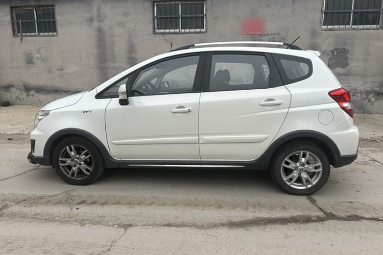 Used CHANGAN CX20 2014 1.4L Manual Sport Edition China V Standard Exterior 4