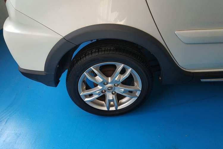 Used CHANGAN CX20 2014 1.4L Manual Sport Version China IV Standard Exterior 5