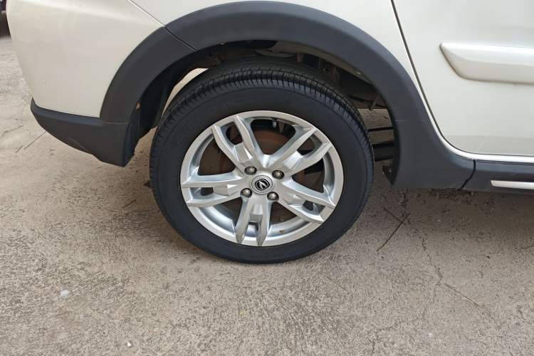 Used CHANGAN CX20 2014 1.4L Manual Sport Edition China V Standard Exterior 5