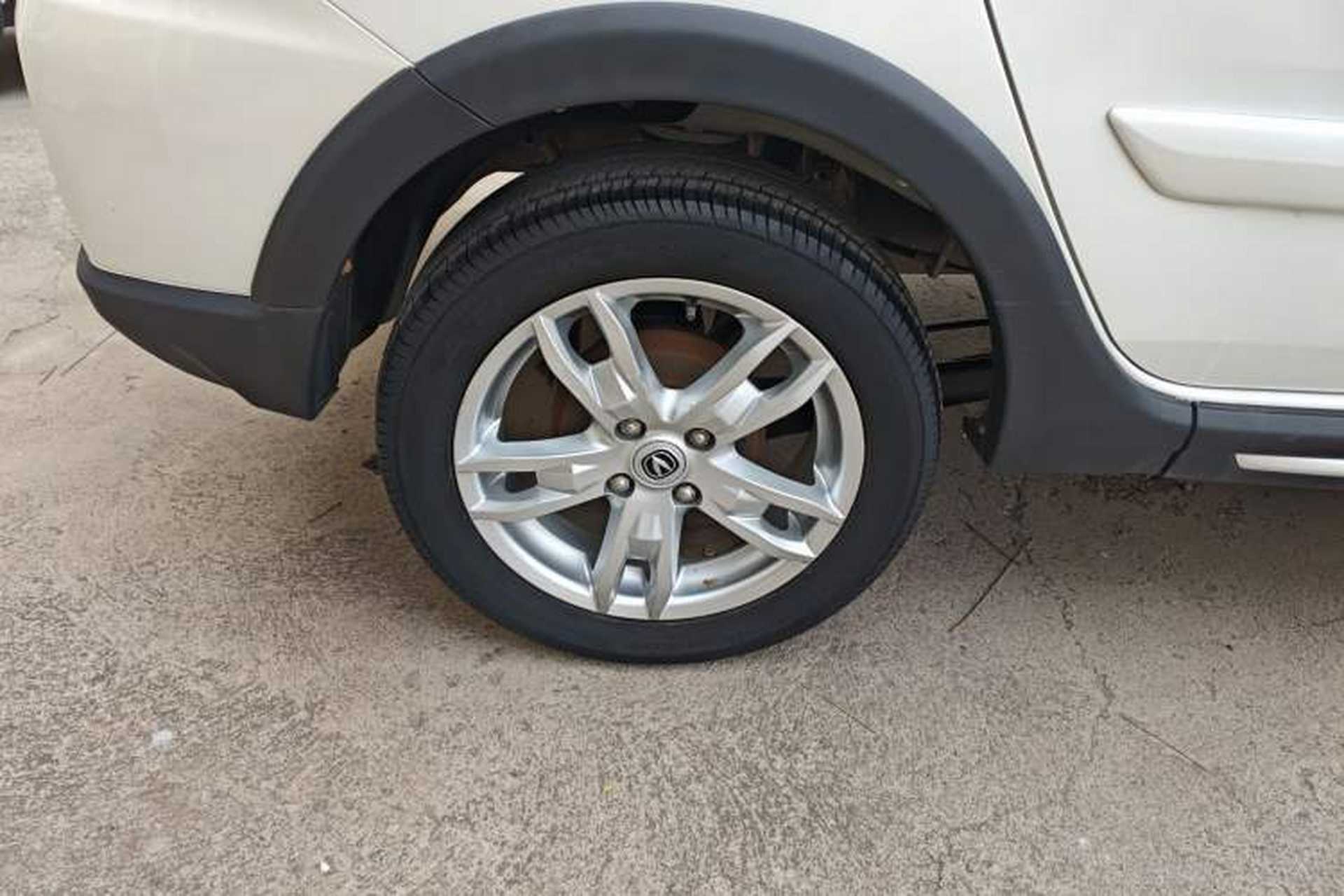 Used CHANGAN CX20 2014 1.4L Manual Sport Edition China V Standard Exterior 5