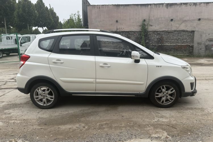 Used CHANGAN CX20 2014 1.4L Manual Sport Edition China V Standard Exterior 5
