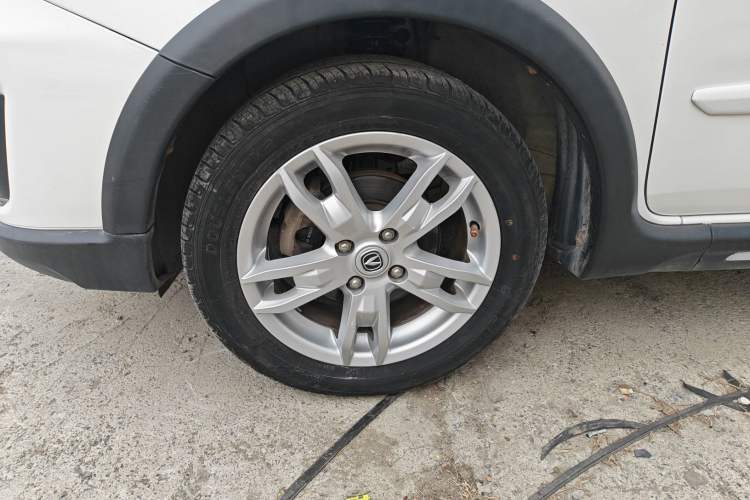 Used CHANGAN CX20 2014 1.4L Manual Sport Edition China V Standard Exterior 7