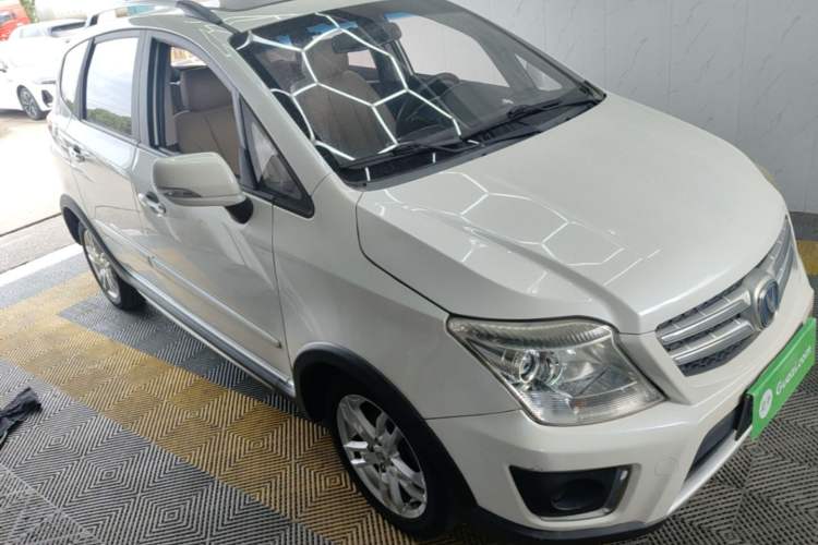 Used CHANGAN CX20 2014 1.4L IMT Sunroof Navigation Version China IV Standard Front Right 45 Deg