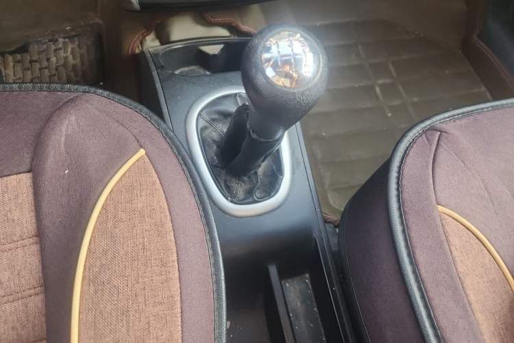 Used CHANGAN CX20 2014 1.4L Manual Sport Version China IV Standard Gear Lever