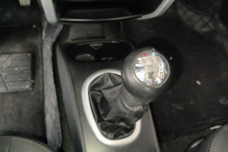 Used CHANGAN CX20 2014 1.4L Manual Sport Edition China V Standard Gear Lever