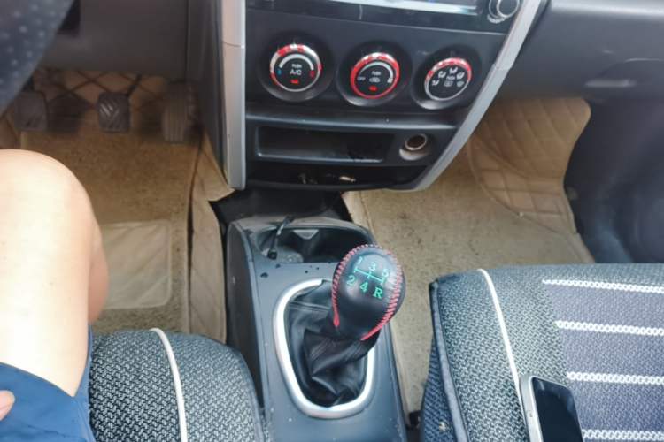Used CHANGAN CX20 2014 1.4L Manual Sport Version China IV Standard Gear Lever
