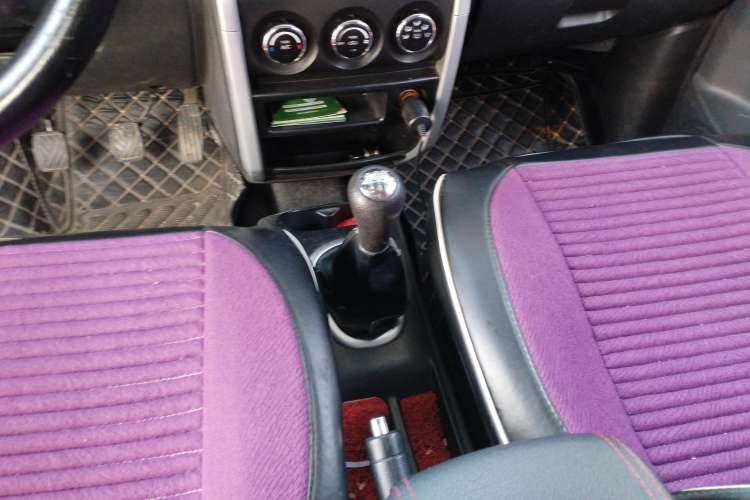 Used CHANGAN CX20 2014 1.4L Manual Sport Edition China V Standard Gear Lever
