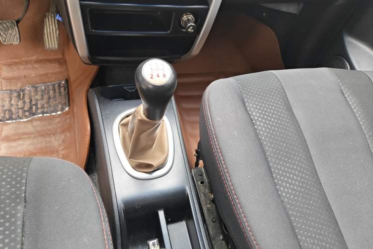 Used CHANGAN CX20 2014 1.4L Manual Sport Edition China V Standard Gear Lever