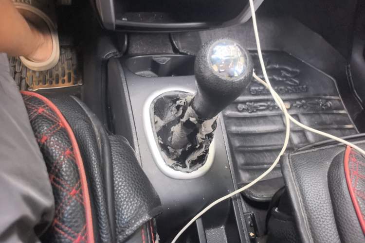 Used CHANGAN CX20 2014 1.4L Manual Sport Version China IV Standard Gear Lever