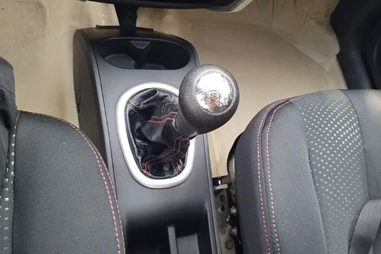 Used CHANGAN CX20 2014 1.4L Manual Sport Version China IV Standard Gear Lever