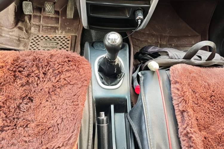 Used CHANGAN CX20 2014 1.4L Manual Sport Edition China V Standard Gear Lever