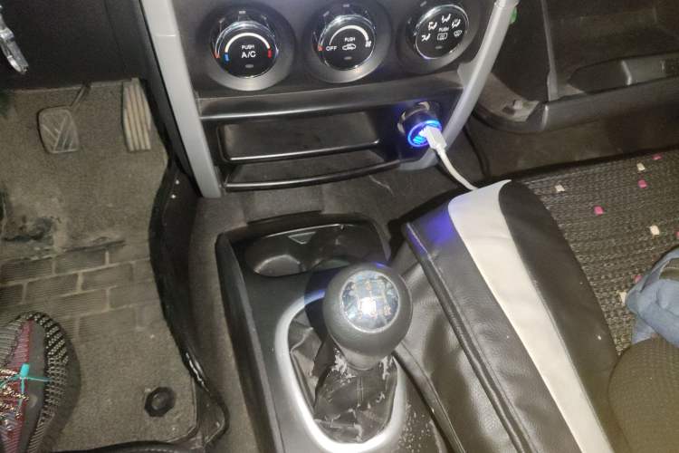 Used CHANGAN CX20 2014 1.4L Manual Sport Edition China V Standard Gear Lever