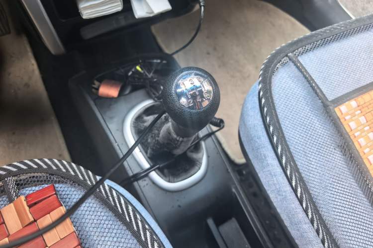 Used CHANGAN CX20 2014 1.4L Manual Sunroof Navigation Version – China IV Standard Gear Lever