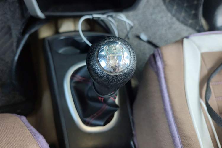 Used CHANGAN CX20 2014 1.4L Manual Sunroof Navigation Version – China IV Standard Gear Lever