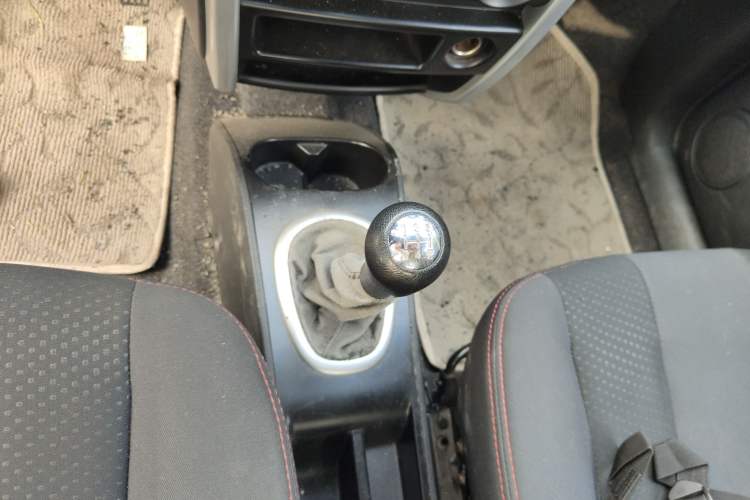 Used CHANGAN CX20 2014 1.4L Manual Sunroof Navigation Version China V Standard Gear Lever