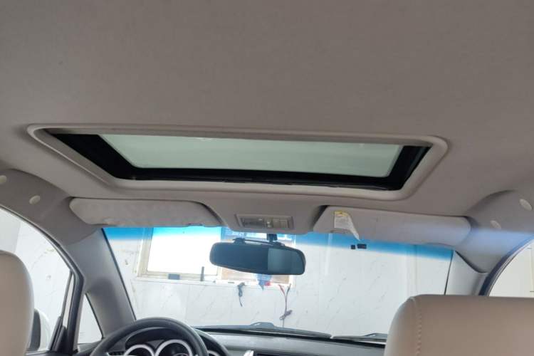 Used CHANGAN CX20 2014 1.4L IMT Sunroof Navigation Version China IV Standard Headliner