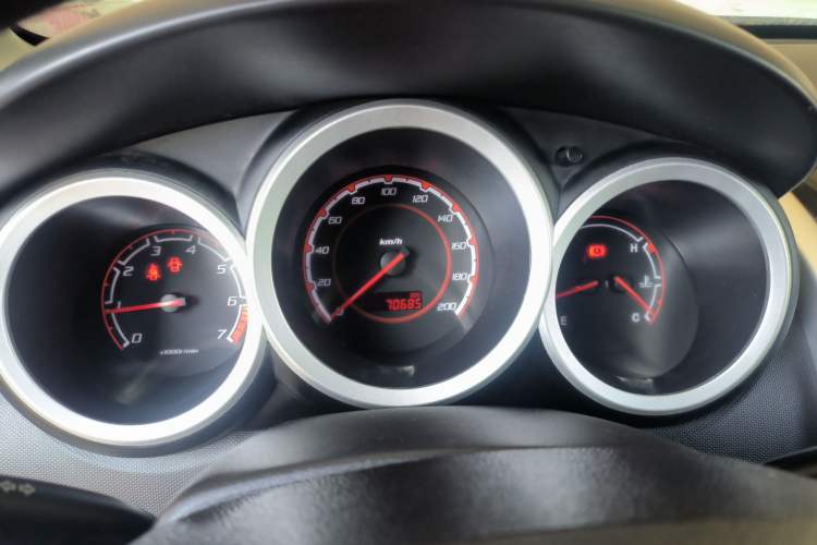 Used CHANGAN CX20 2014 1.4L Manual Sport Version China IV Standard Instrument Cluster