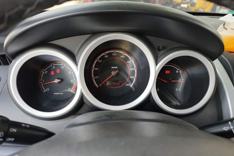 Used CHANGAN CX20 2014 1.4L Manual Sunroof Navigation Version – China IV Standard Instrument Cluster