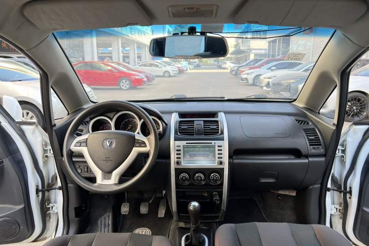 Used CHANGAN CX20 2014 1.4L Manual Sport Version China IV Standard Interior 1