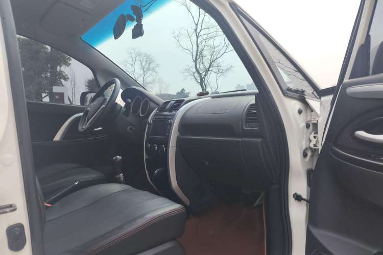 Used CHANGAN CX20 2014 1.4L Manual Sport Edition China V Standard Interior 11