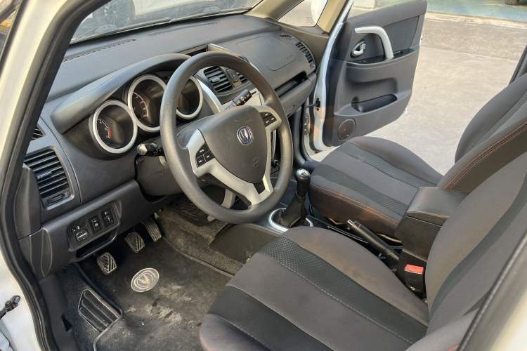 Used CHANGAN CX20 2014 1.4L Manual Sport Version China IV Standard Interior 2