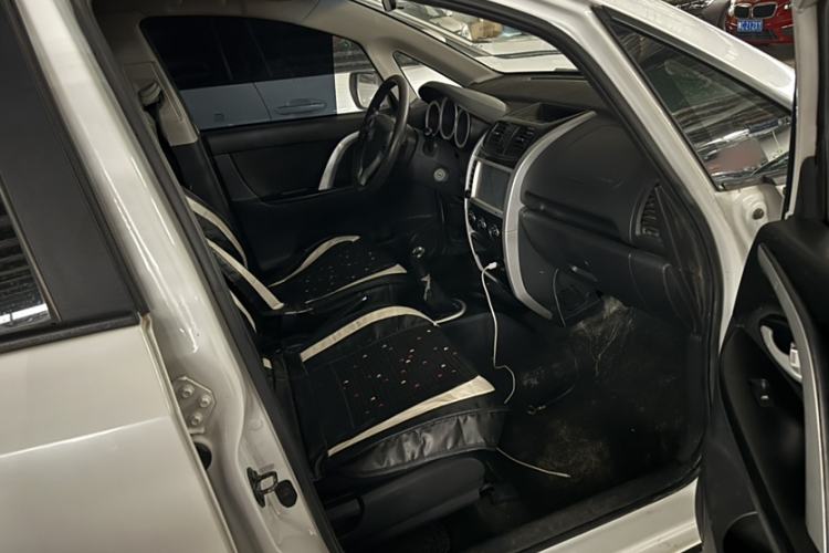 Used CHANGAN CX20 2014 1.4L Manual Sport Edition China V Standard Interior 3